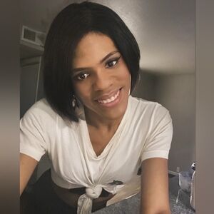 Meet your Posher, Holly